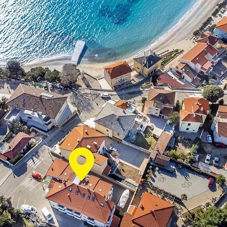 Apartments Happy Stay Center Baska Екстериор снимка