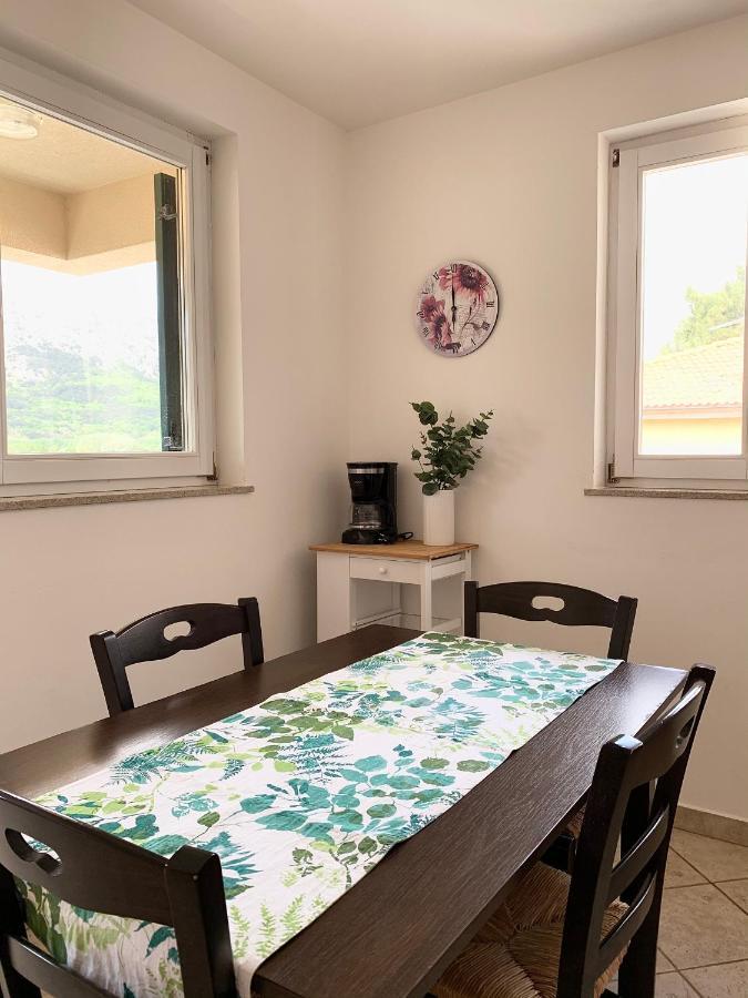 Apartments Happy Stay Center Baska Екстериор снимка