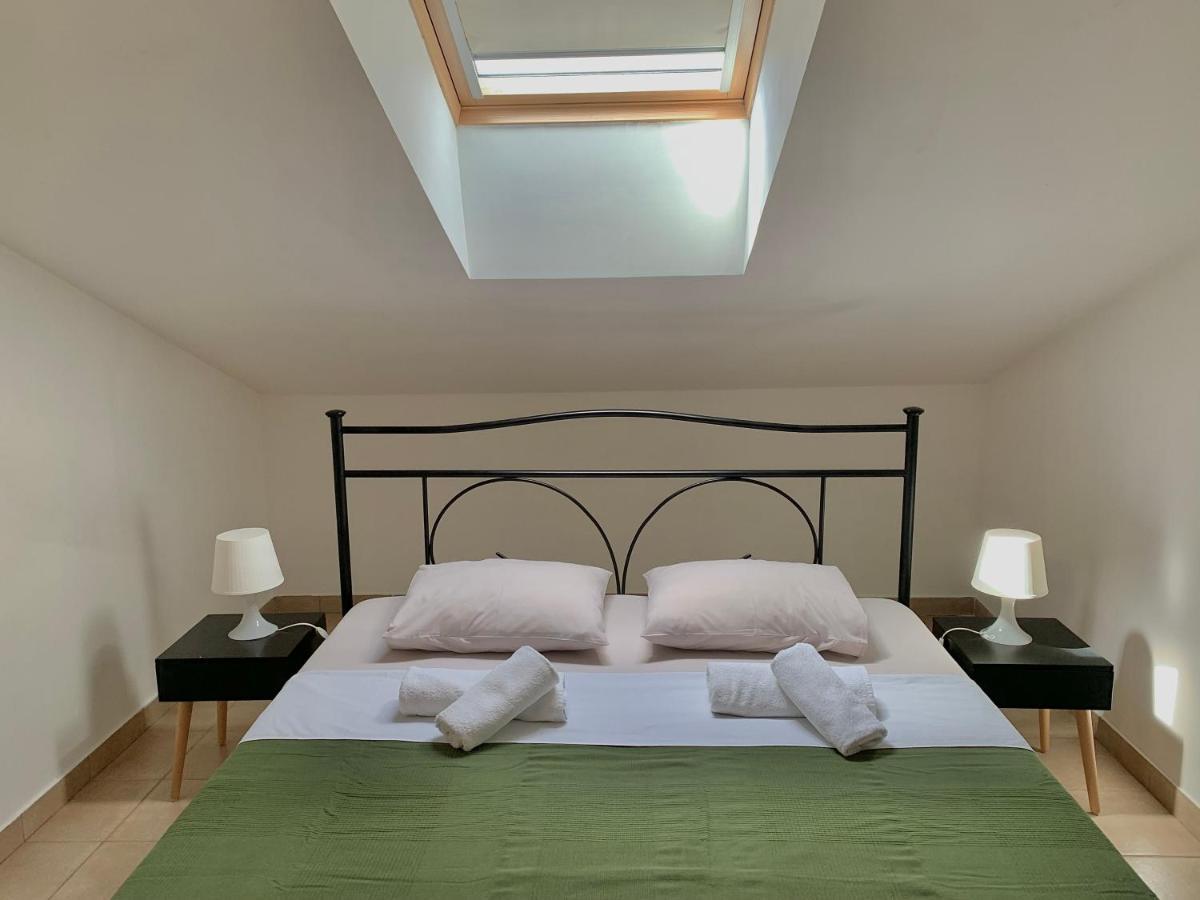 Apartments Happy Stay Center Baska Екстериор снимка