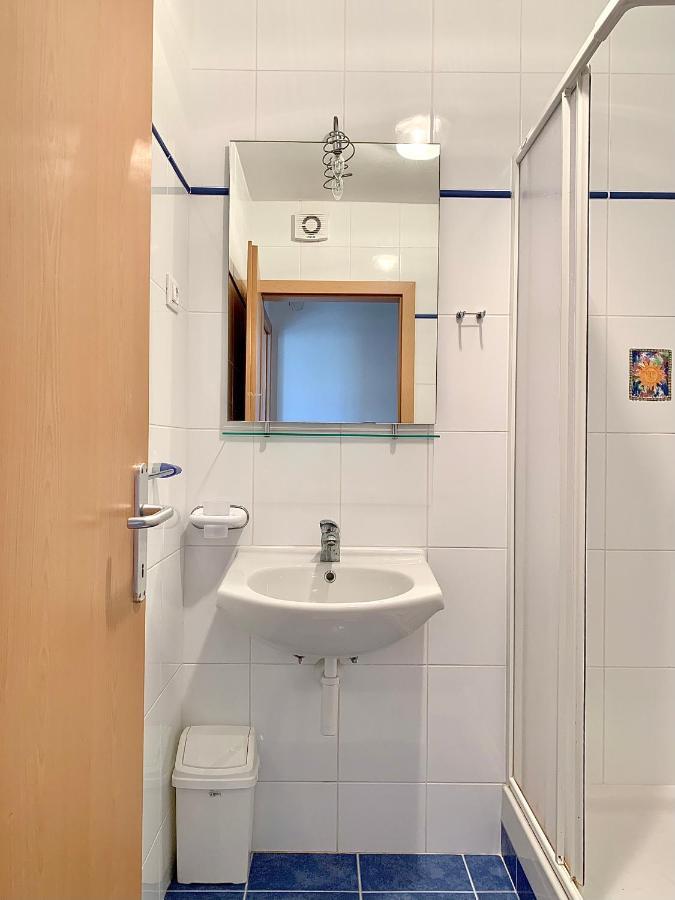 Apartments Happy Stay Center Baska Екстериор снимка