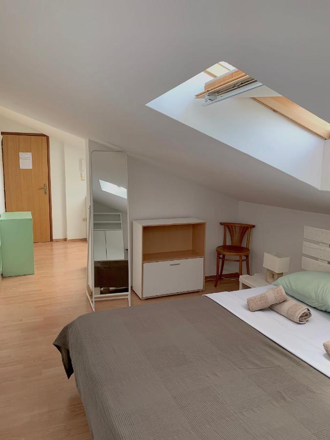Apartments Happy Stay Center Baska Екстериор снимка