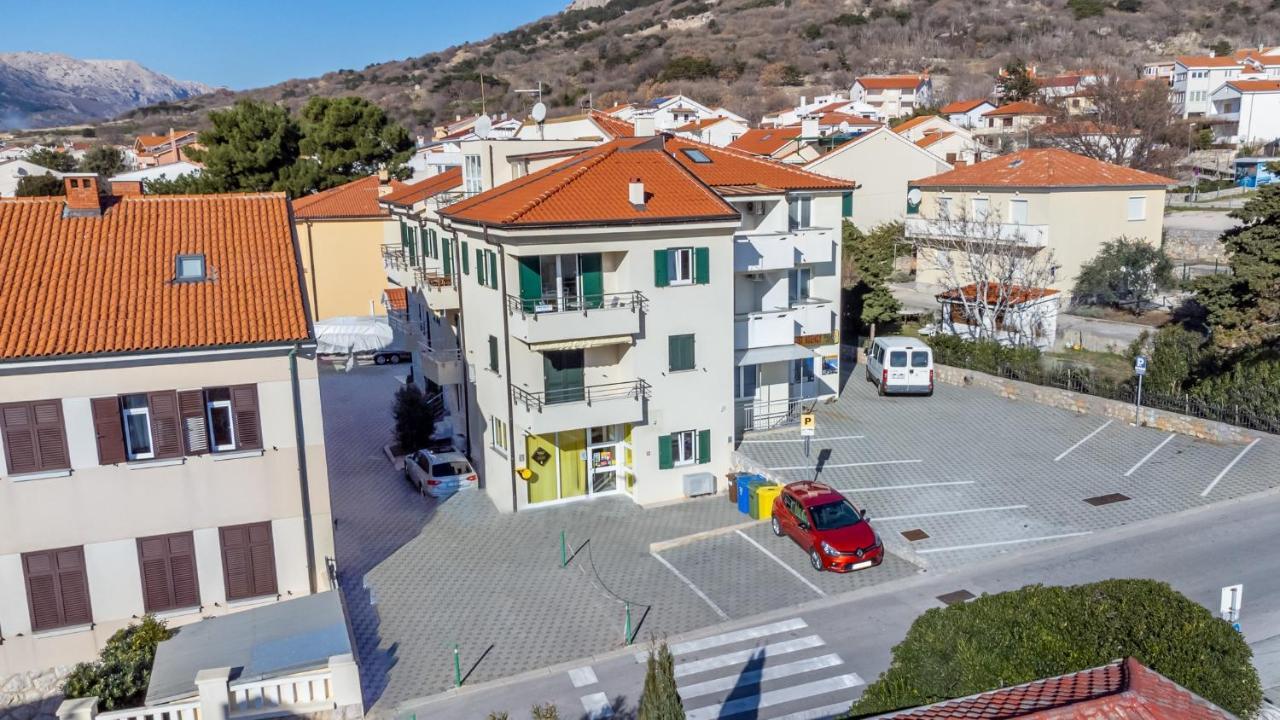 Apartments Happy Stay Center Baska Екстериор снимка